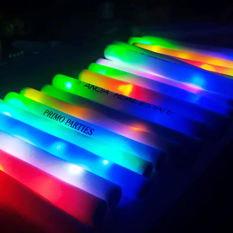Bastoncini Luminosi LED Person - Flashing Led Foam Sticks Party recensione e prezzo