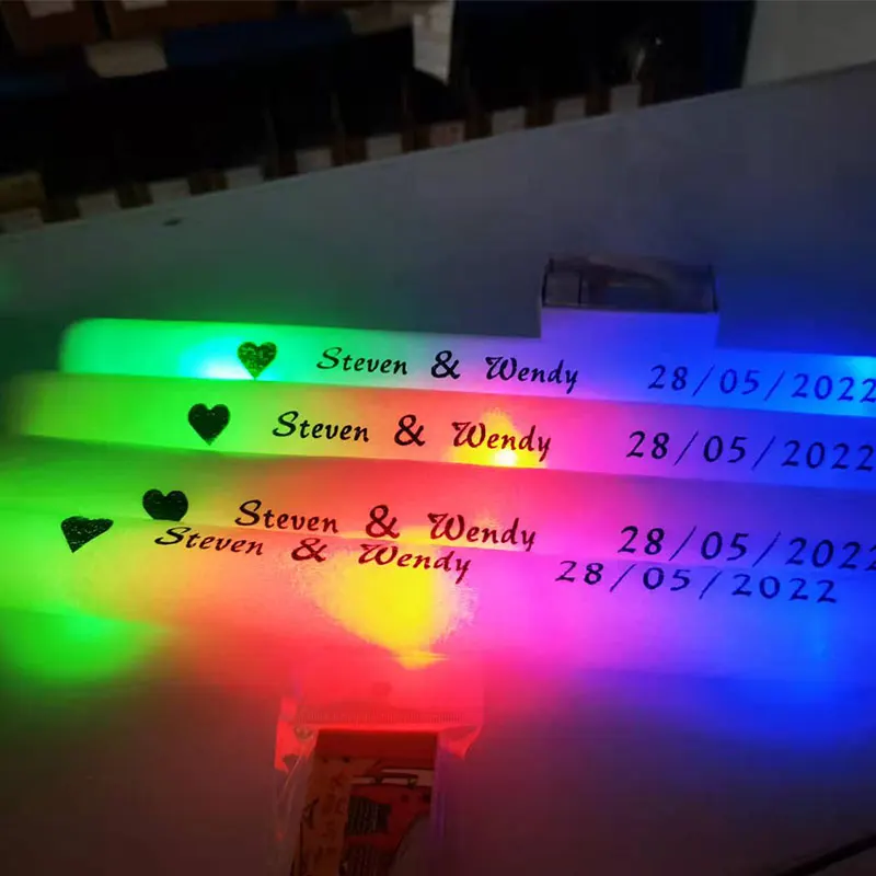 Bastoncini Luminosi LED Person - Flashing Led Foam Sticks Party recensione e prezzo